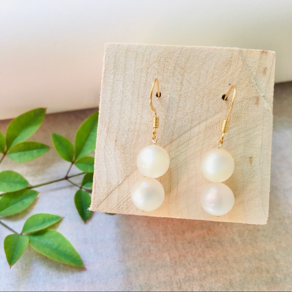 12K Gold Filled Posts Small Pearlized Glass Beads Stacked Drop Earrings - Picture 6 of 8